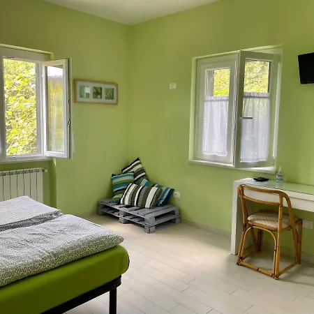 Impronte Nel Bosco Bed & Breakfast 3*