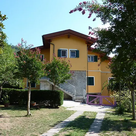 Bed & Breakfast Impronte Nel Bosco 3*